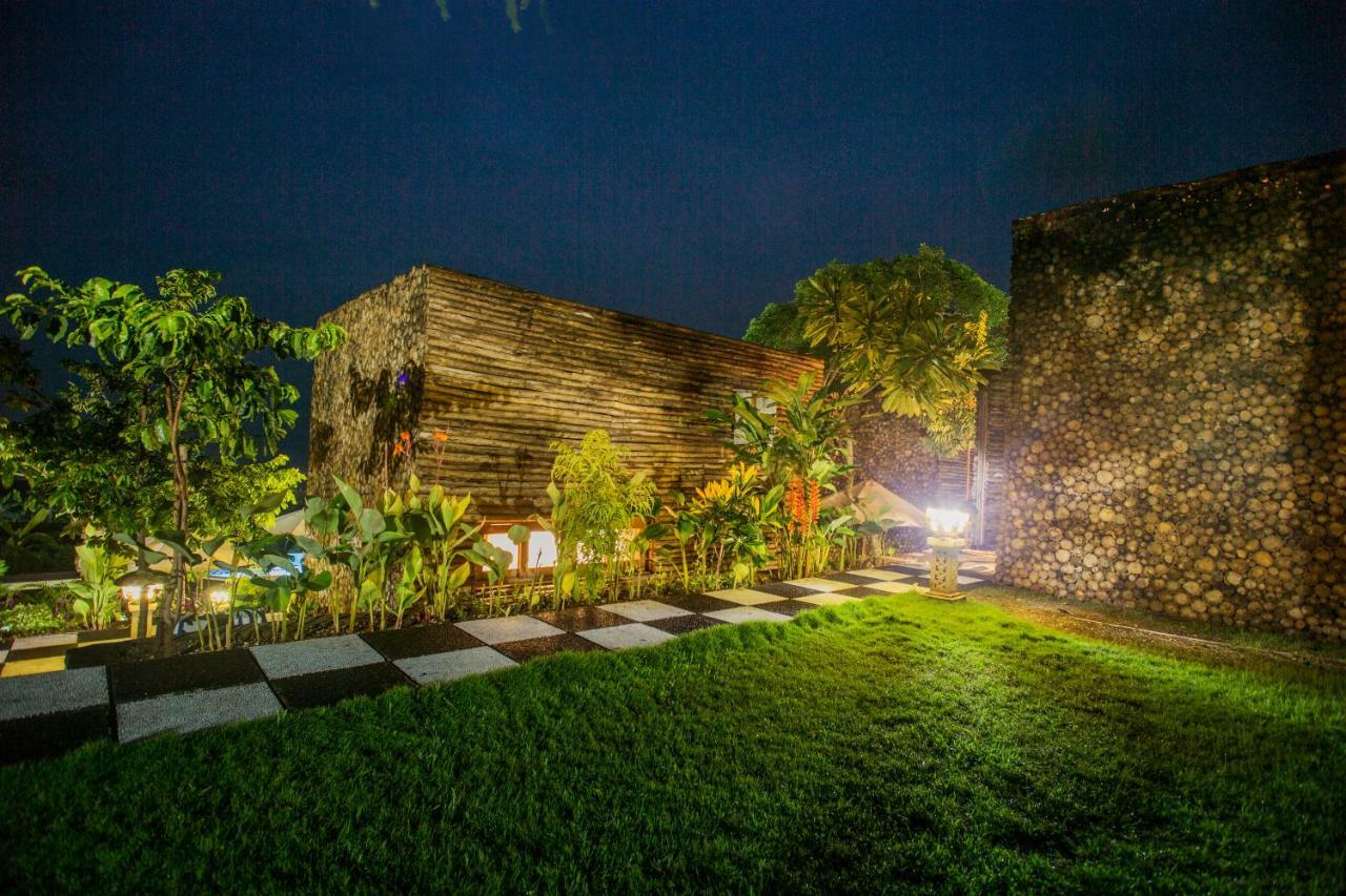 Kabeh Jati Garden Villa&Restaurant Tanglad Esterno foto